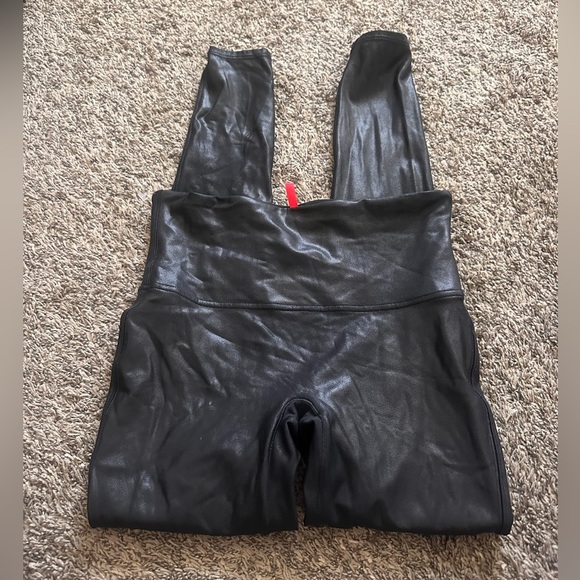 SPANX Black Faux Leather Leggings Like New! Size Large - Picture 2 of 4